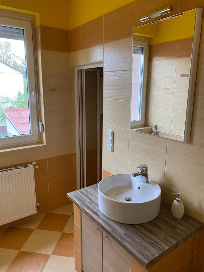 Platan Apartman ไฮจ์ดุสโซบอสโล ภายนอก รูปภาพ