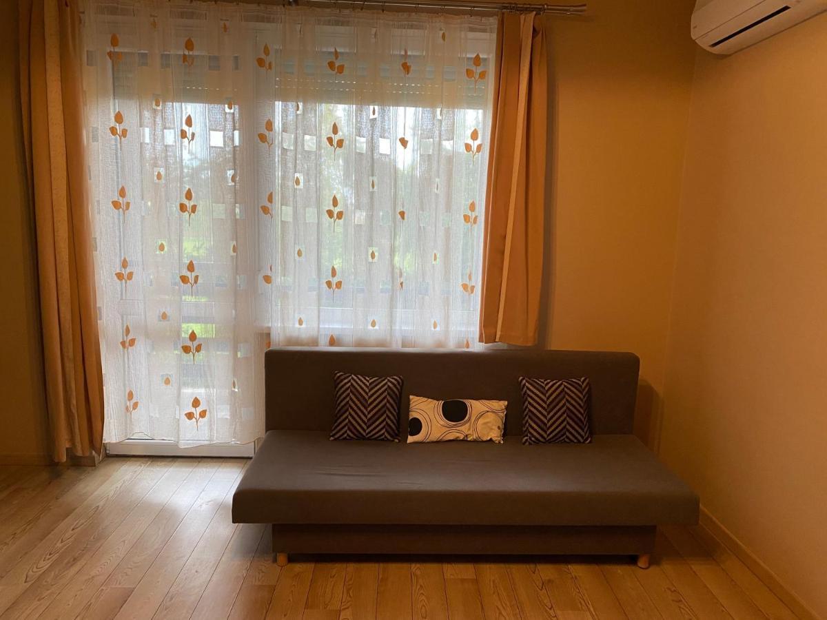 Platan Apartman ไฮจ์ดุสโซบอสโล ภายนอก รูปภาพ