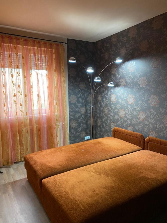 Platan Apartman ไฮจ์ดุสโซบอสโล ภายนอก รูปภาพ