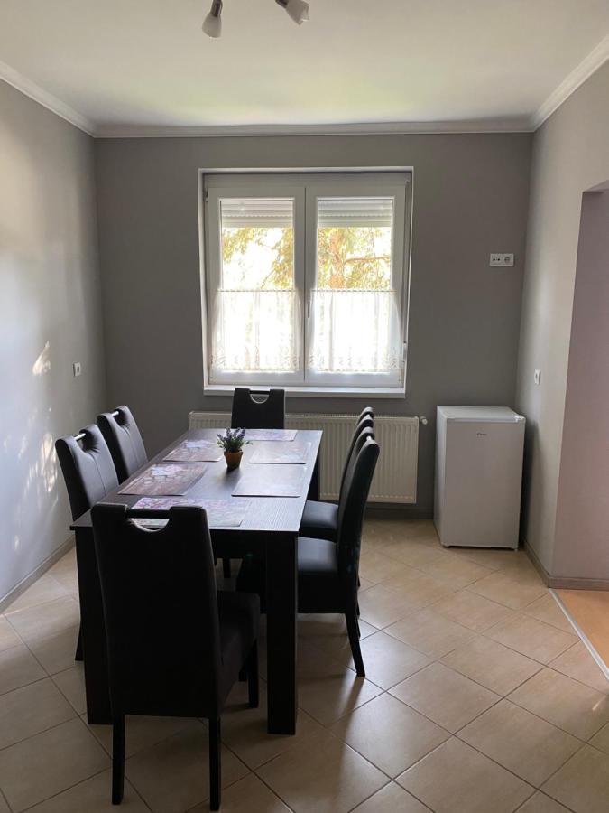 Platan Apartman ไฮจ์ดุสโซบอสโล ภายนอก รูปภาพ